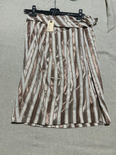 Load image into Gallery viewer, Zenobia Striped 90s Suit (Jacket, skirt, shirt) Size IT 42/ US 6
