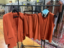 Load image into Gallery viewer, Giorgio Armani Burnt Orange Wool Suit Set (Blazer and Vest) Size IT 40/ US 4 (Copy)
