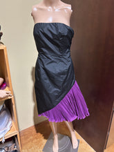 Load image into Gallery viewer, Welly Haute Couture Mary McFadden Plisse Pleated Dress Size IT 40/ US 4/6 Size Small
