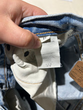 Load image into Gallery viewer, Vintage Simon Miller Jeans Size 27
