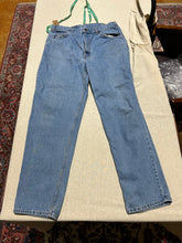 Load image into Gallery viewer, RARE Vintage Levis Orange Tab Jeans Size 36

