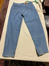 Load image into Gallery viewer, RARE Vintage Levis Orange Tab Jeans Size 36
