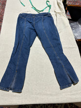 Load image into Gallery viewer, Abercrombie &amp; Fitch Low Rise Y2K Capri Size 4
