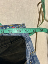 Load image into Gallery viewer, OK! Jeans Vintage Baggy Jeans Size 33
