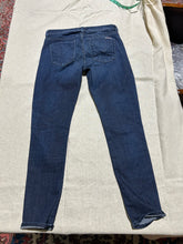 Load image into Gallery viewer, Vintage Dark Wash Hudson Skinny Jeans Size 6
