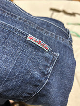 Load image into Gallery viewer, Vintage Dark Wash Hudson Skinny Jeans Size 6
