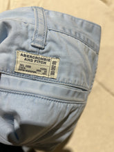 Load image into Gallery viewer, Vintage Abercrombie and Fitch 100% Cotton Light Blue Capris Size 4
