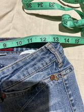 Load image into Gallery viewer, Vintage Parasuco Distressed Jeans Size 27
