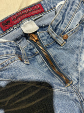 Load image into Gallery viewer, Vintage Parasuco Distressed Jeans Size 27
