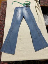 Load image into Gallery viewer, Vintage Parasuco Distressed Jeans Size 27
