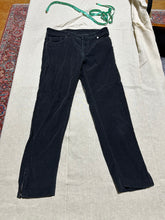 Load image into Gallery viewer, Lorno Piana Black Corduroy Cropped Trousers Size IT 44/ US 6
