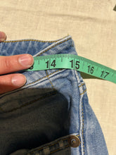 Load image into Gallery viewer, Vintage R13 Light Wash Distressed Jeans Size 29
