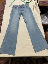 Load image into Gallery viewer, Vintage GSus Industries Light Wash Flare Leg Denim Size 6
