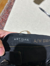 Load image into Gallery viewer, Artisan Black Skinny Jeans Size 27
