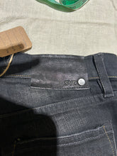 Load image into Gallery viewer, Artisan Black Skinny Jeans Size 27
