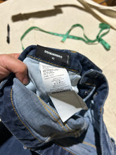 Load image into Gallery viewer, DSquared2 Skinny Dark Wash Jeans Size IT 42
