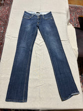 Load image into Gallery viewer, DSqaured Lowrise Bootcut Jeans Size 28
