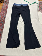 Load image into Gallery viewer, Vintage Flare Two Tone Denim Waist Pants Size 28/ S

