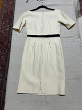 Load image into Gallery viewer, Giambattista Valli White Dress Size 6
