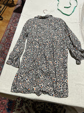 Load image into Gallery viewer, Ange Floral Top Size M
