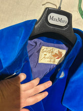 Load image into Gallery viewer, RARE 1960s Vintage Electric Blue Coat Size S/M
