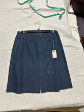 Load image into Gallery viewer, Denim Knee Length Skirt Size 6
