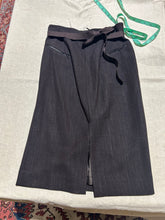 Load image into Gallery viewer, Zenobia Gray Wool Skirt with Belt and Pockets Size 4
