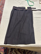 Load image into Gallery viewer, Zenobia Gray Wool Skirt with Belt and Pockets Size 4
