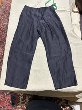 Load image into Gallery viewer, Giorgio Armani Straight Leg Trousers with Pockets Size IT 40/ US 4
