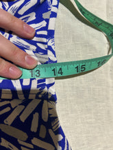 Load image into Gallery viewer, Diane von Furstenberg 100% Silk Blue And White Patterned Mini Dress Size 8

