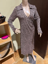 Load image into Gallery viewer, Diane Von Furstenberg 100% Silk Rose Patterned Brown Dress Size US L
