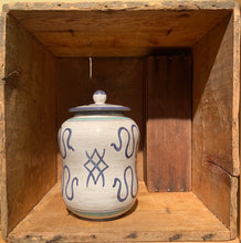 Load image into Gallery viewer, Antica Deruta - Endivia Jar
